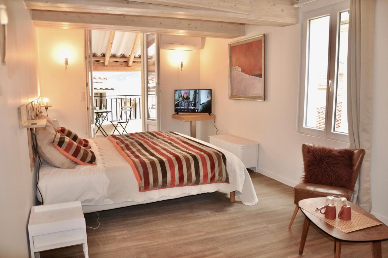 Les Chambres Tropeziennes Sanary-sur-Mer Exterior photo