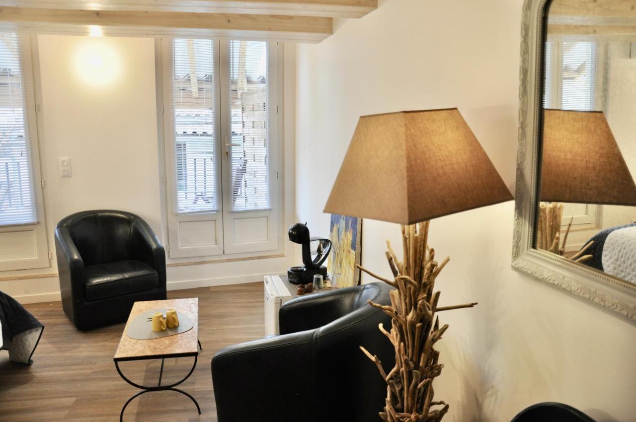 Les Chambres Tropeziennes Sanary-sur-Mer Exterior photo