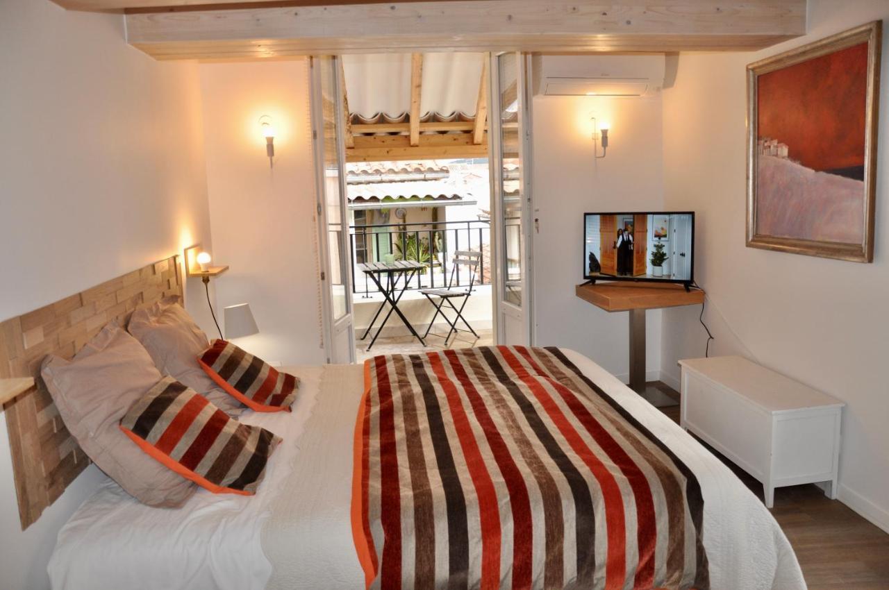 Les Chambres Tropeziennes Sanary-sur-Mer Exterior photo
