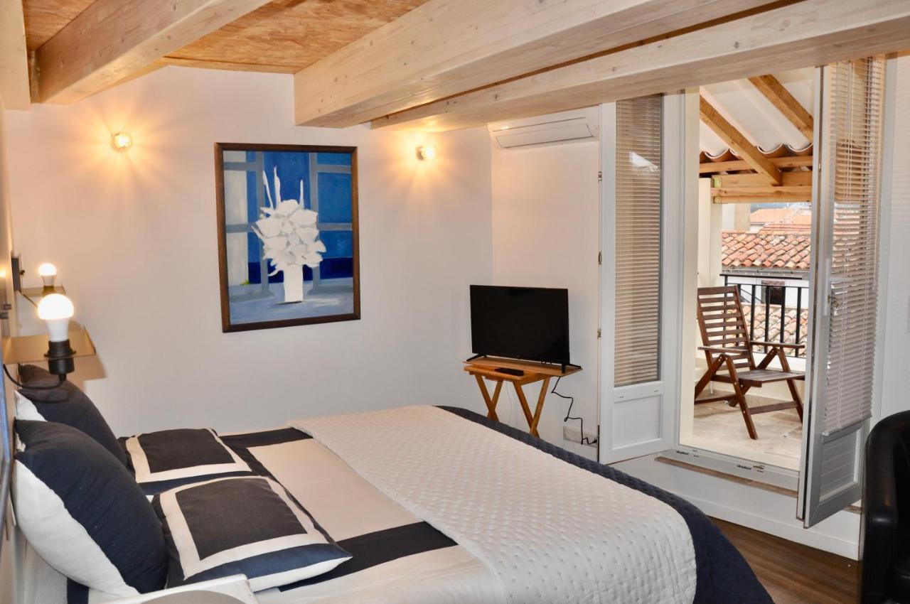 Les Chambres Tropeziennes Sanary-sur-Mer Exterior photo